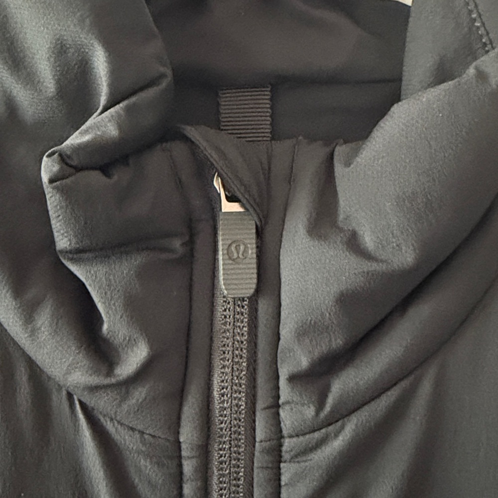 Lululemon Push Your Pace Black Vest LIKE NEW - Picture 5 of 7